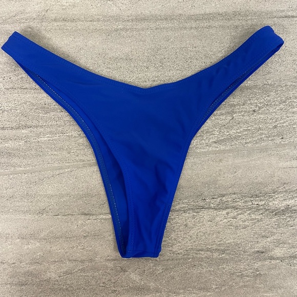 Electric Blue Bikini - Picture 2 of 3